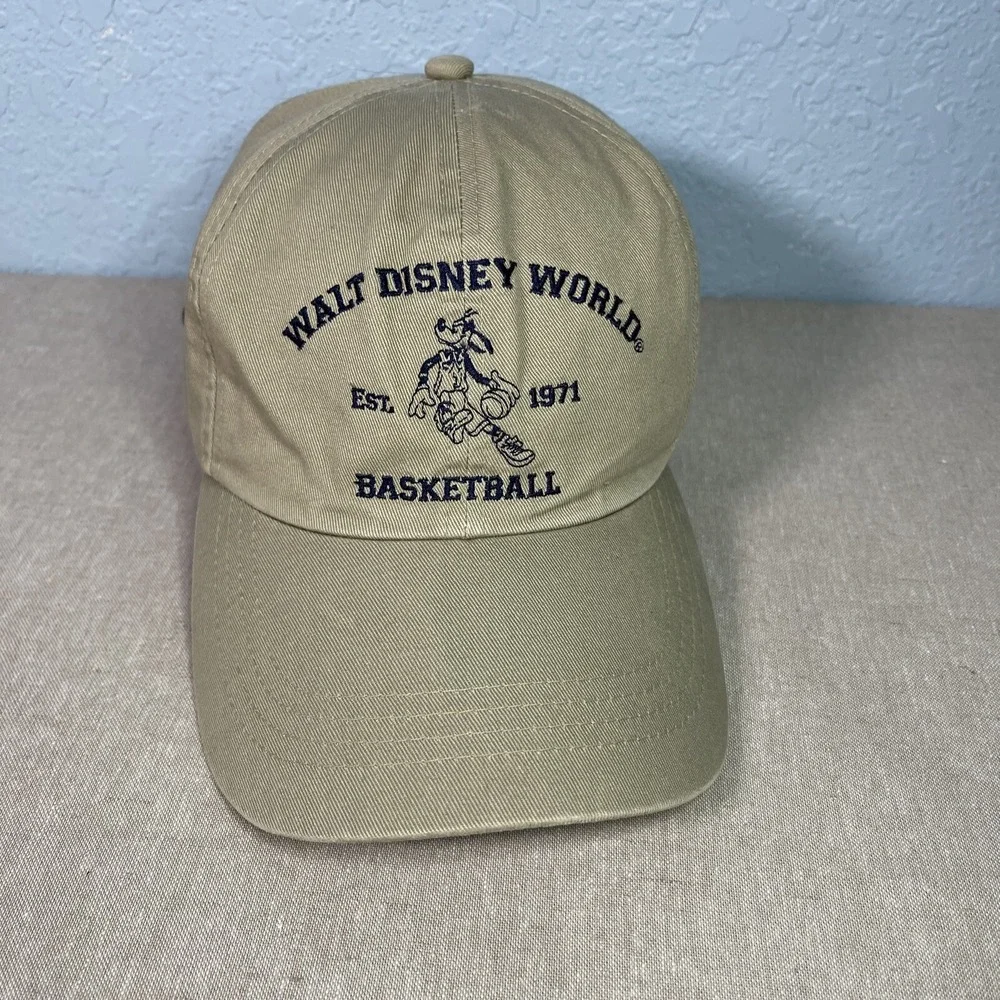 Disney Goofy Hat Walt Disney World Basketball OSFM Leather Strapback Vintage